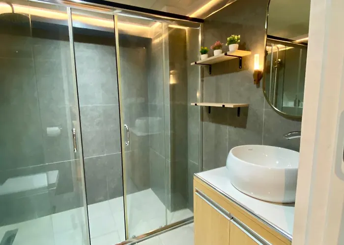 Cozy Near Airport Aparthotel Lapu-Lapu City